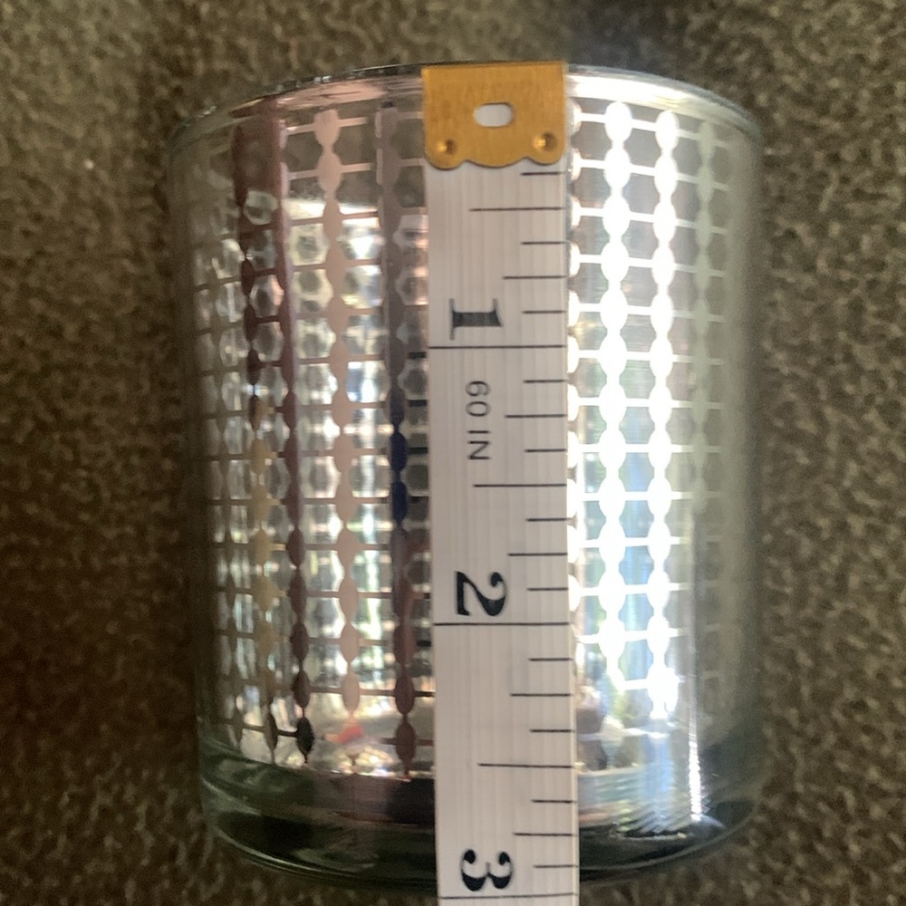 Set of 2 clear glass and silver candle holders. Size approximately 2 1/2” x 3” - Picture 3 of 10
